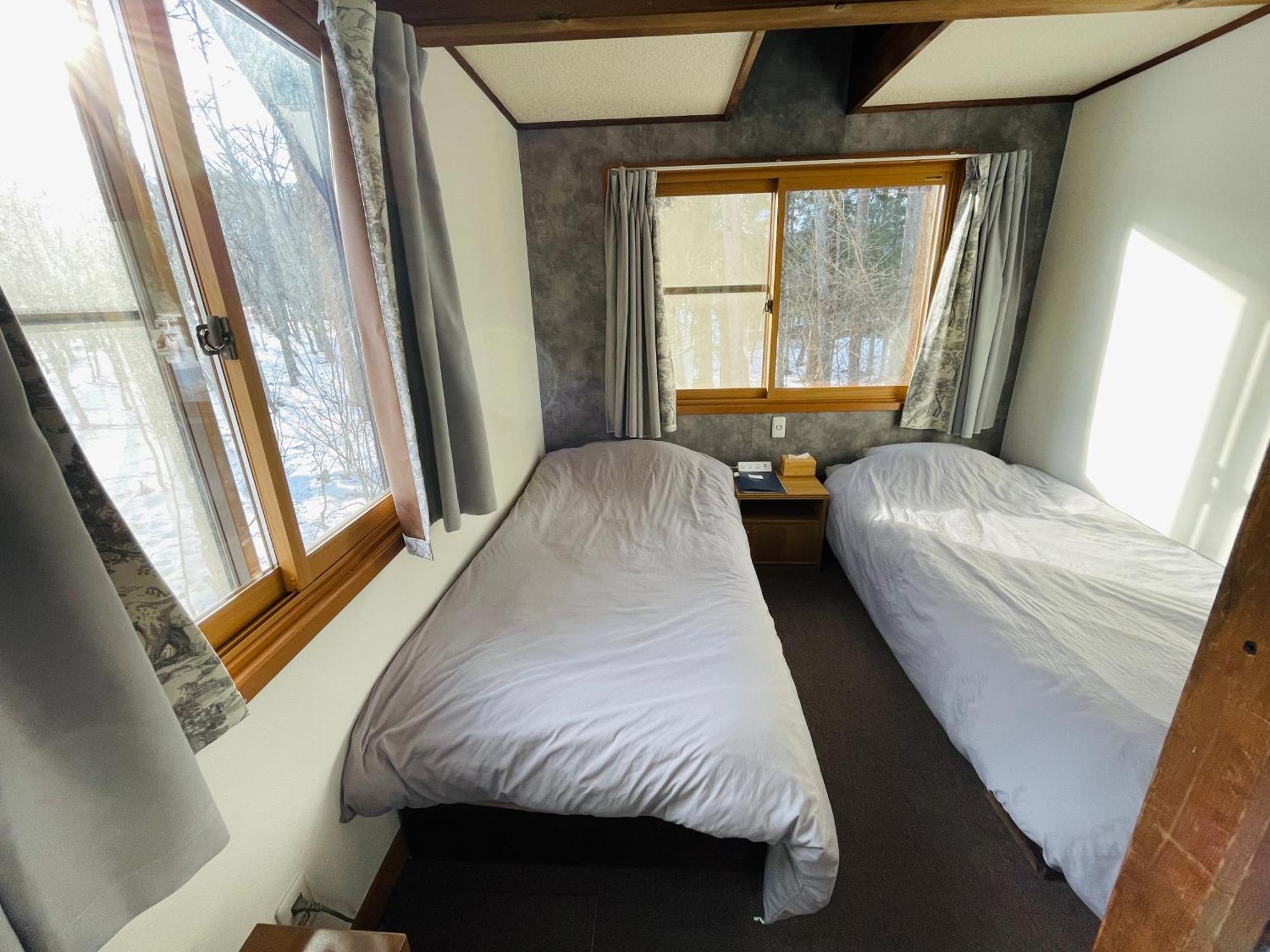 The Answer Bed & Breakfast Хакуба Екстериор снимка