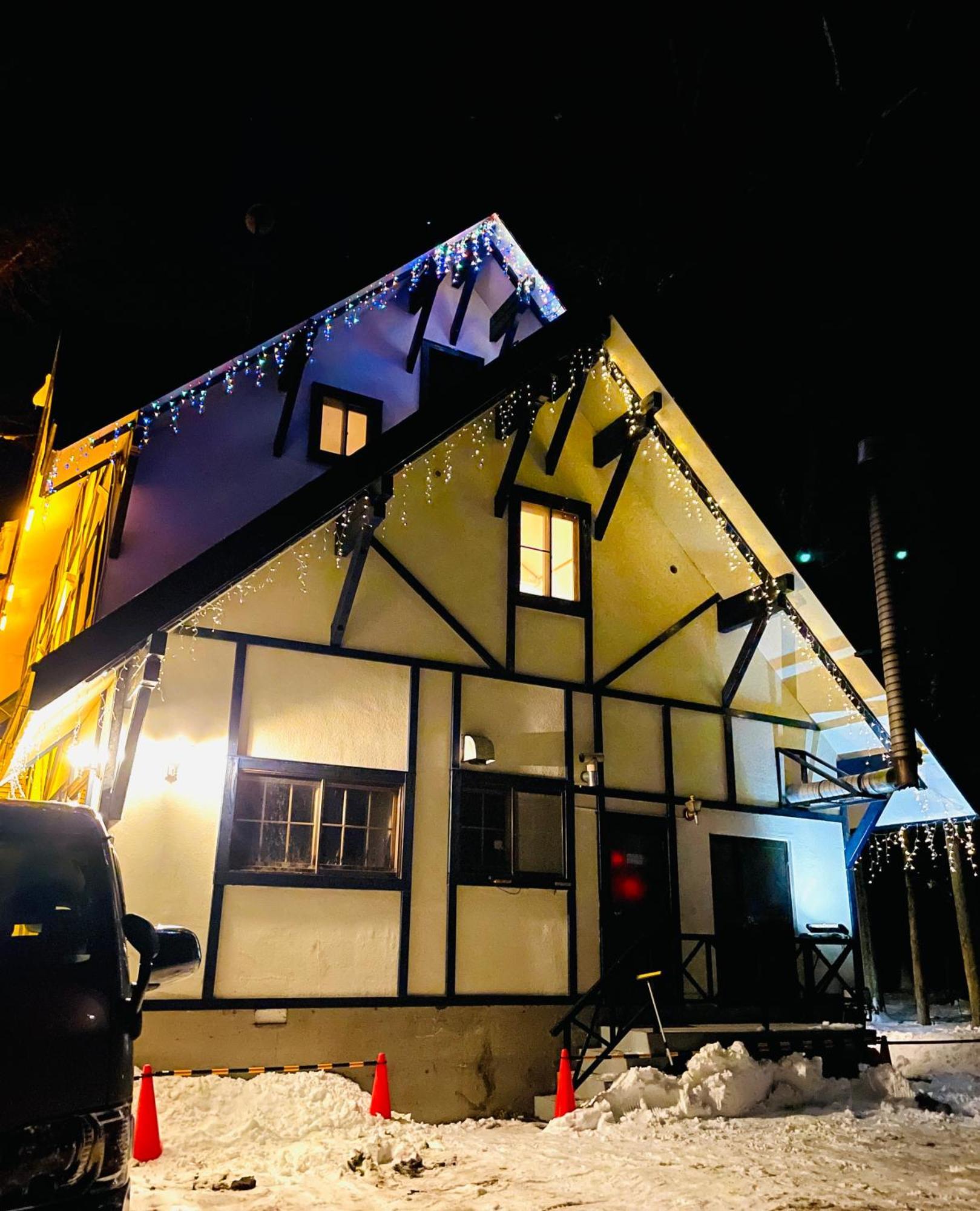The Answer Bed & Breakfast Хакуба Екстериор снимка