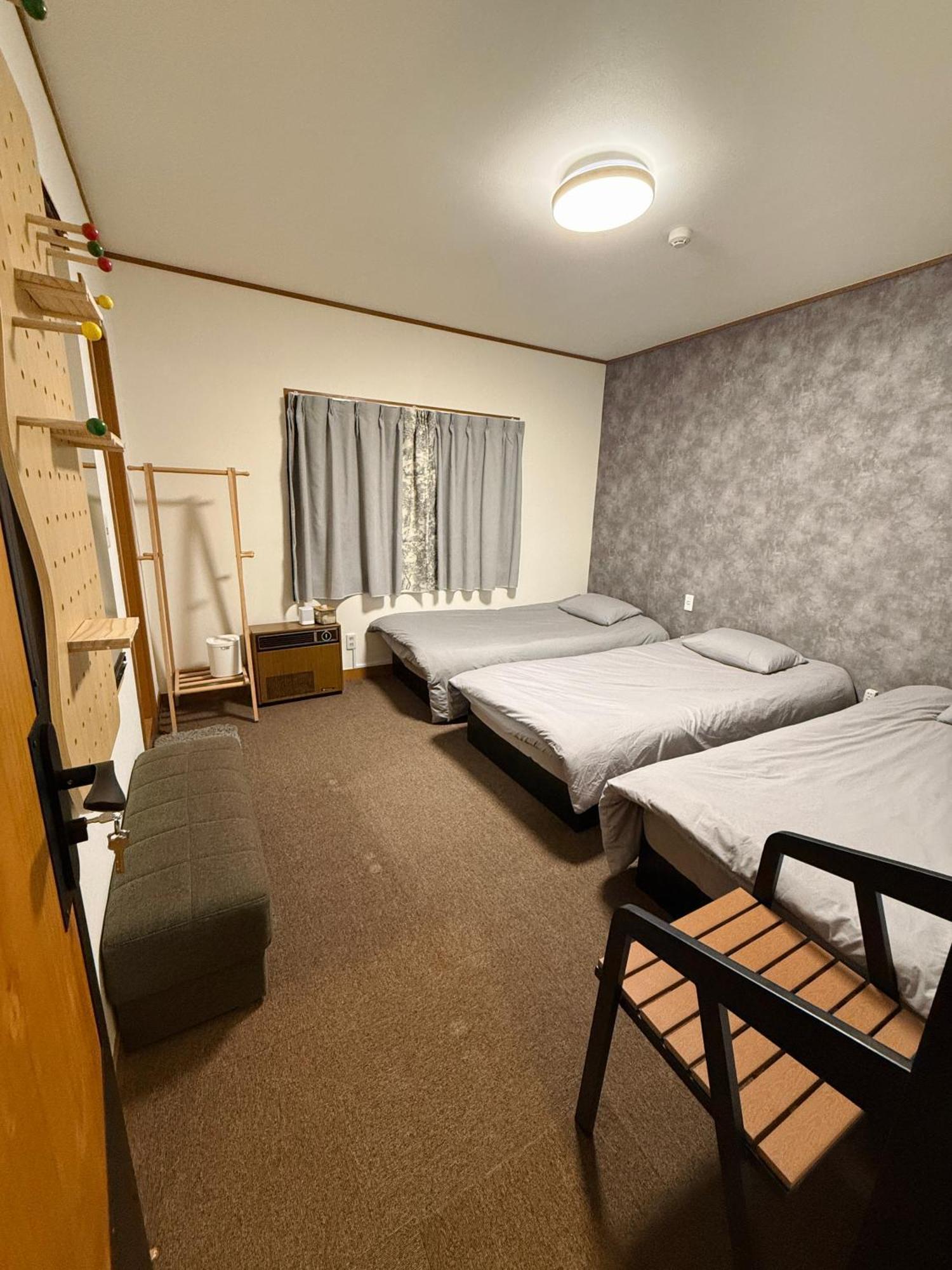 The Answer Bed & Breakfast Хакуба Екстериор снимка